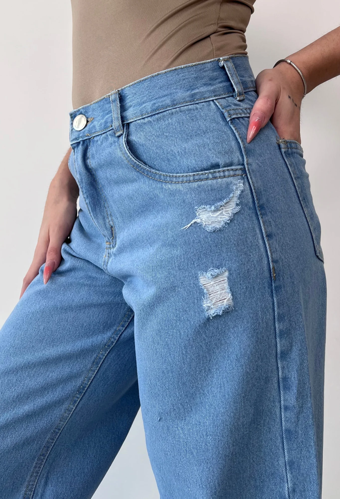 MIL703 - PANTALON RIGIDO WIDE RASGADO — vista 4
