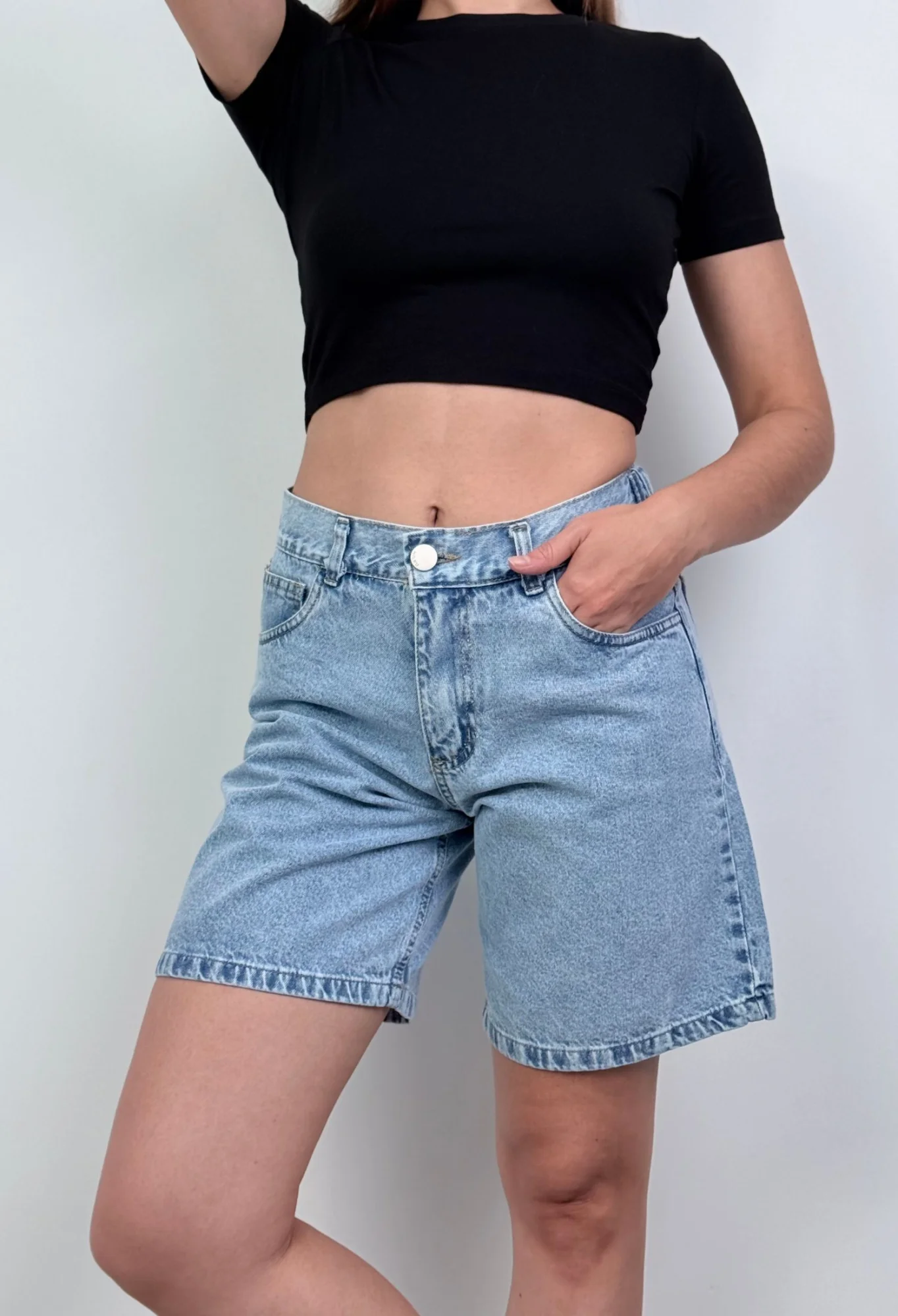 MIL736 - SHORT BERMUDA RIGIDO CON AJUSTE